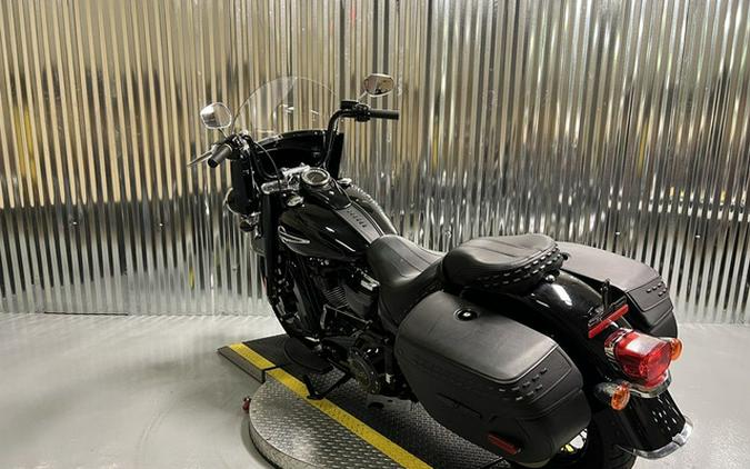 2018 Harley-Davidson FLHCS - Softail Heritage Classic 114