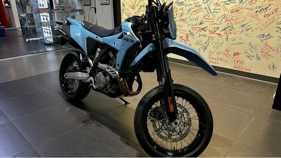 2025 Suzuki DR-Z 4SM