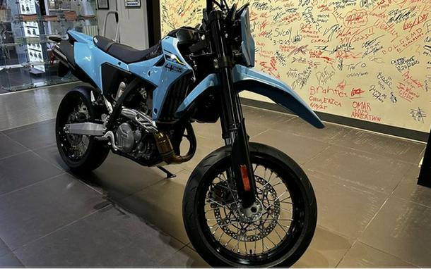 2025 Suzuki DR-Z 4SM