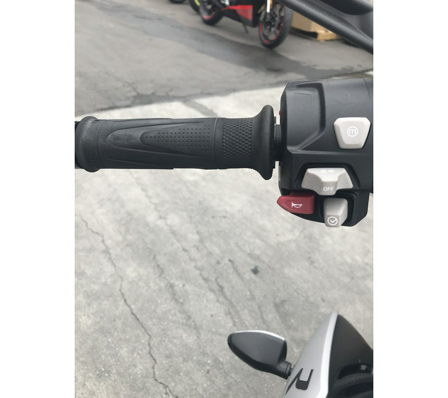 2019 Triumph STREET TRIPLE 765 R