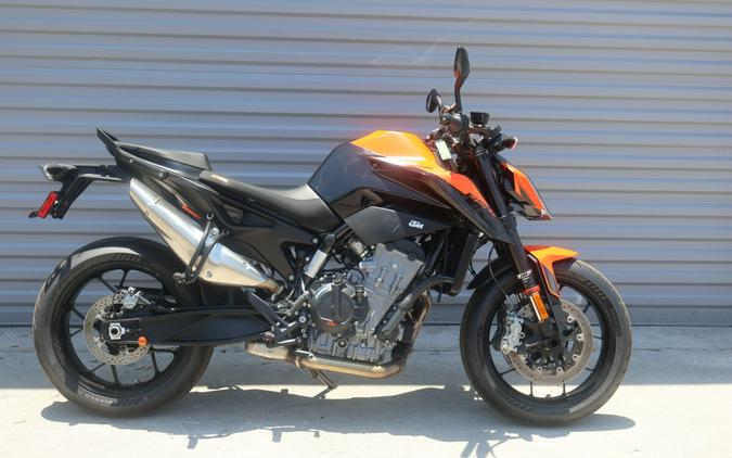 2021 KTM DUKE 890