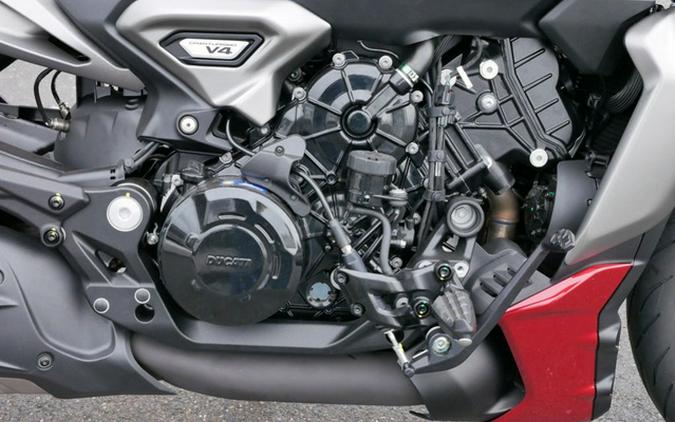 2026 Ducati XDiavel V4 Burning Red