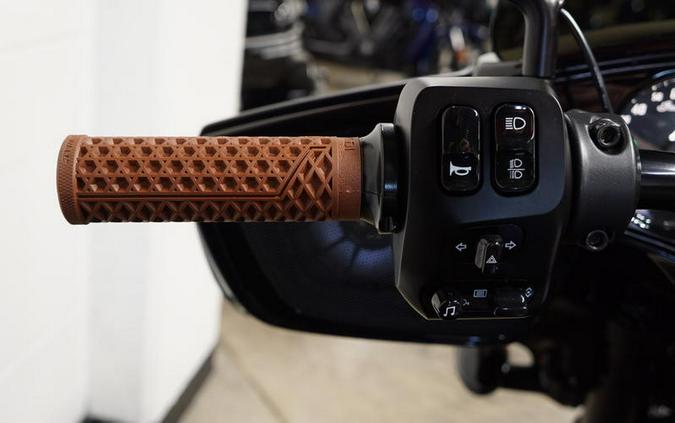 2025 Indian Motorcycle® Chieftain® PowerPlus Dark Horse® 112 w/PowerBand Black Smoke