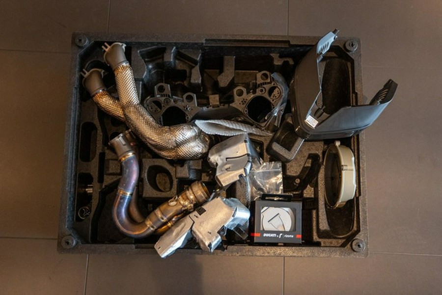 2020 Ducati Superleggera V4 Ducati Red
