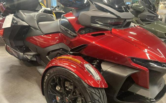 2024 Can-Am® Spyder RT Limited Dark Wheels