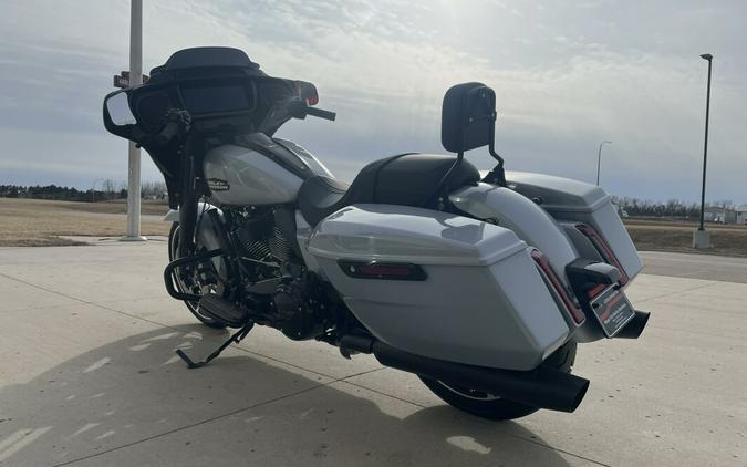 FLHX 2024 Street Glide®