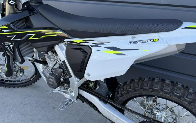 2026 Triumph TF 250-X Jet Black/Pure White