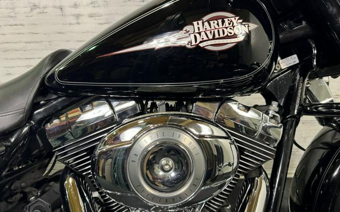 2011 Harley-Davidson Electra Glide Classic w/ Chopped Tour Pack & 21