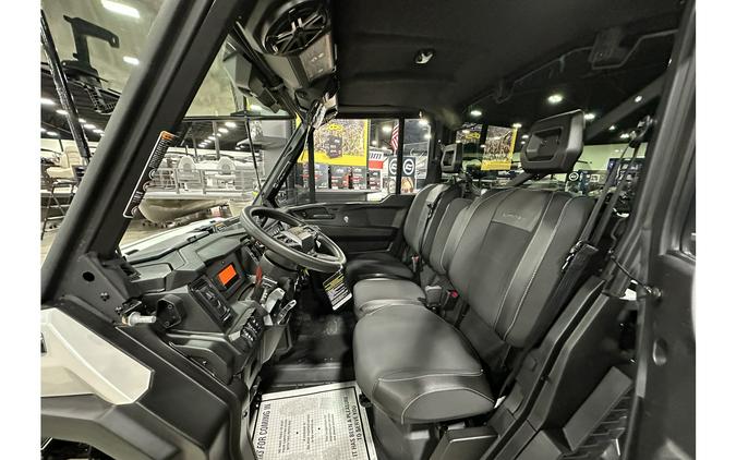 2026 Can-Am DEFENDER LIMITED CAB HD11