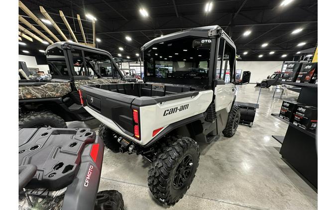 2026 Can-Am DEFENDER LIMITED CAB HD11
