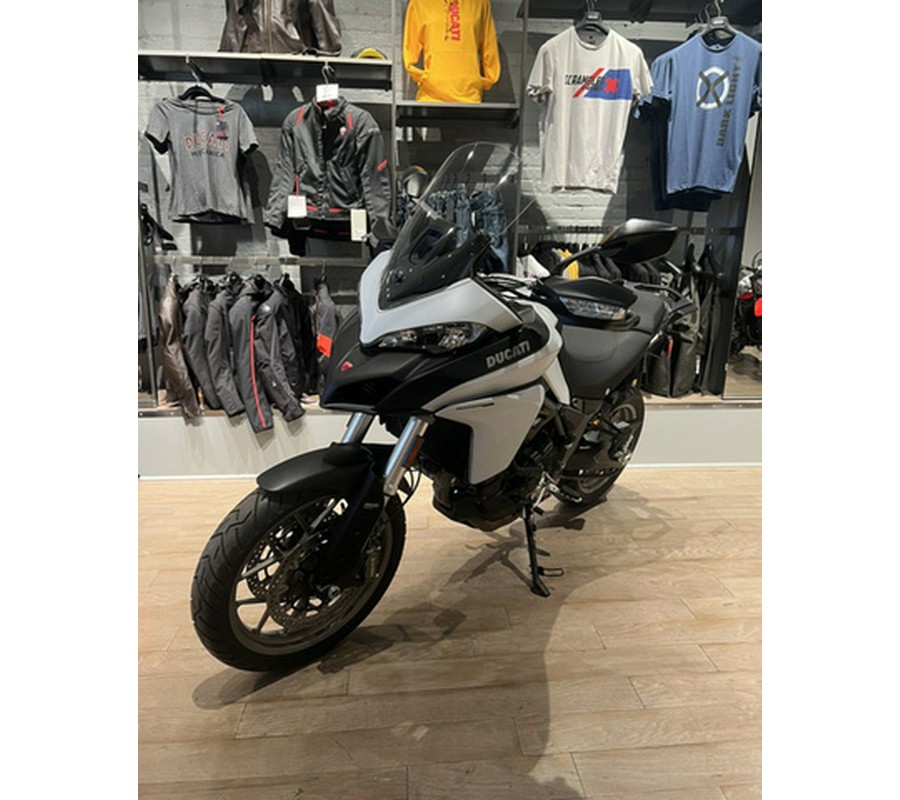 2017 Ducati Multistrada 950 Star White Silk