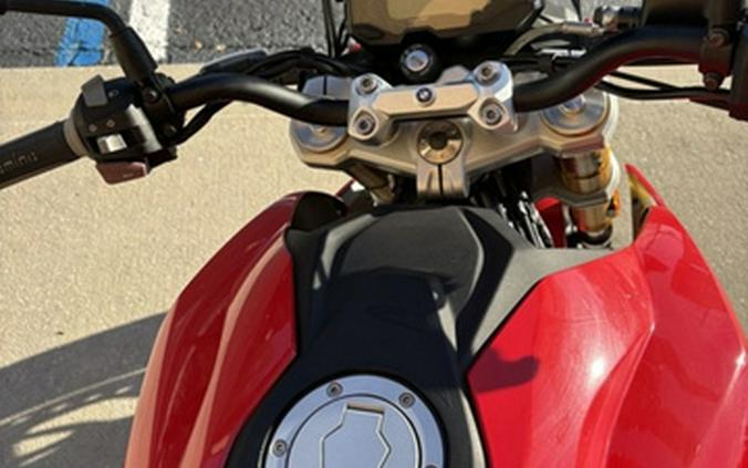 2020 BMW G 310 R Racing Red