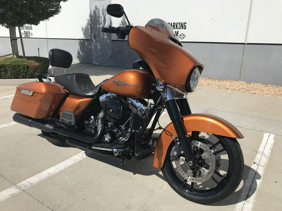 2016 Harley-Davidson® FLHX - Street Glide®