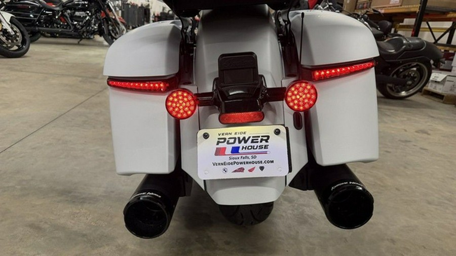 2025 Indian Chieftain Powerplus Dark Horse 112 W/Powerband G