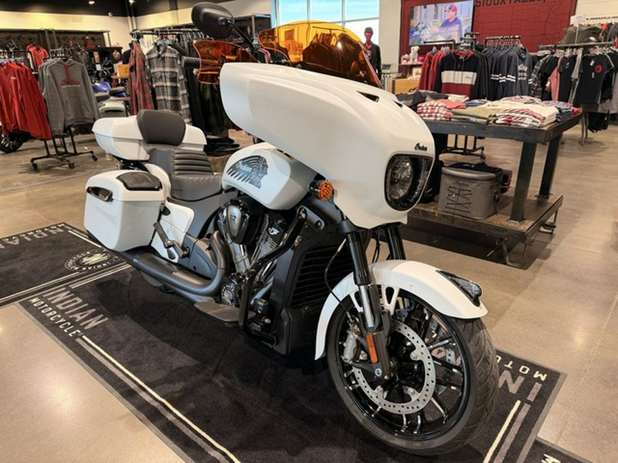 2025 Indian Chieftain Powerplus Dark Horse 112 W/Powerband G