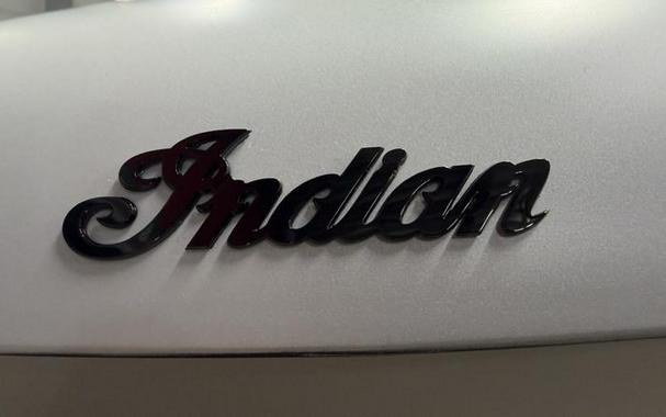 2025 Indian Motorcycle® Chieftain® PowerPlus Dark Horse® 112 w/PowerBand Ghost White Metallic Smoke