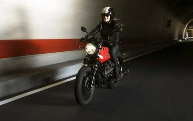 2015 Moto Guzzi V7 Stone