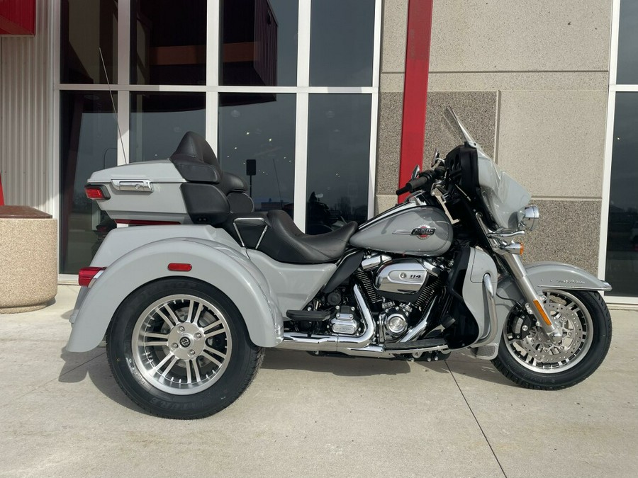 FLHTCUTG 2024 Tri Glide Ultra