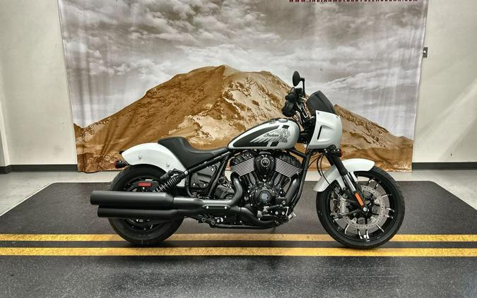 2024 Indian Motorcycle® Sport Chief Ghost White Metallic Smoke