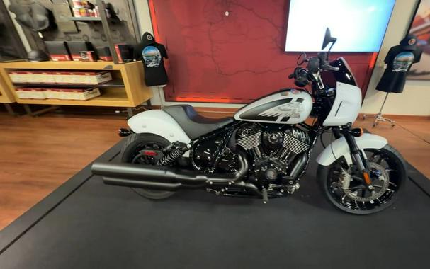 2024 Indian Motorcycle® Sport Chief Ghost White Metallic Smoke