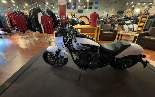 2024 Indian Motorcycle® Sport Chief Ghost White Metallic Smoke