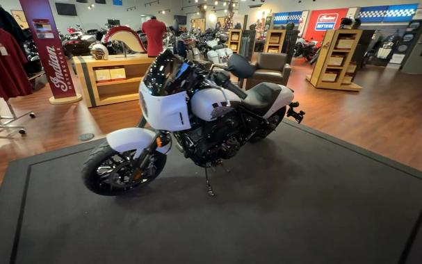 2024 Indian Motorcycle® Sport Chief Ghost White Metallic Smoke