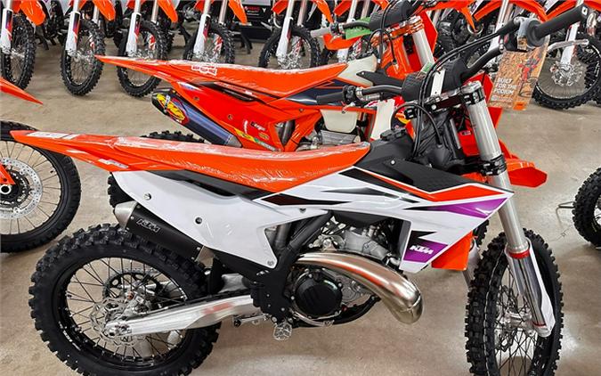 FIRST LOOK! KTM INTRODUCES 2024 KTM 300XC-W HARD-ENDURO MODEL