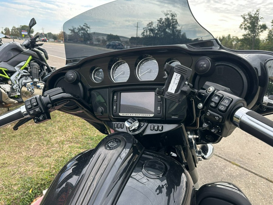 2017 Harley-Davidson CVO™ Street Glide®