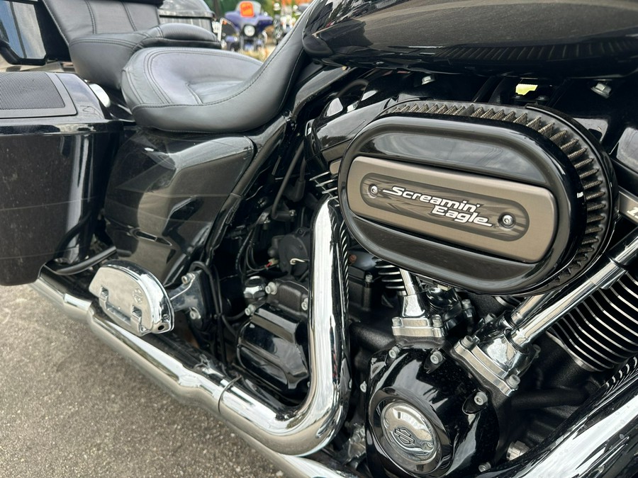 2017 Harley-Davidson CVO™ Street Glide®