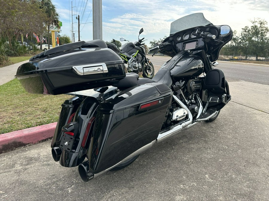 2017 Harley-Davidson CVO™ Street Glide®