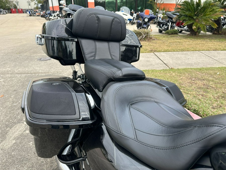 2017 Harley-Davidson CVO™ Street Glide®