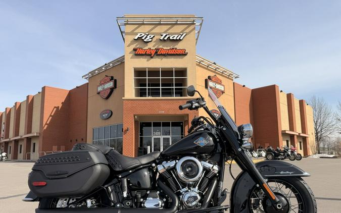 2026 Harley-Davidson® Heritage Classic FLHC Vivid Black Laced Wheels