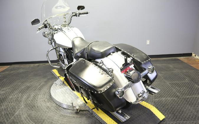 2009 Harley-Davidson Road King Classic White Gold Pearl & Pewter Pearl