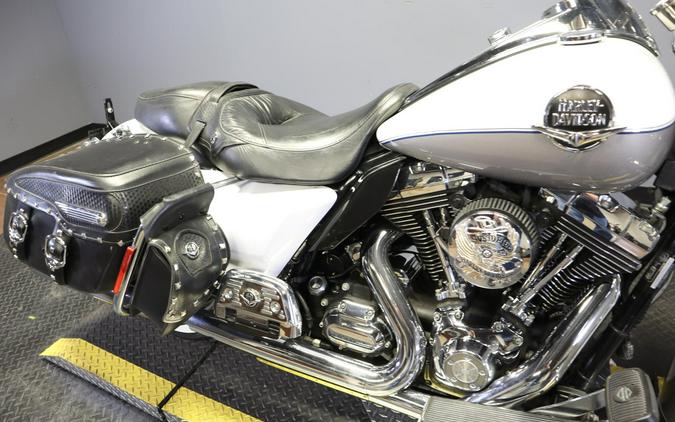 2009 Harley-Davidson Road King Classic White Gold Pearl & Pewter Pearl