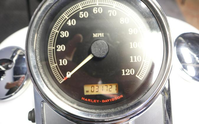 2009 Harley-Davidson Road King Classic White Gold Pearl & Pewter Pearl