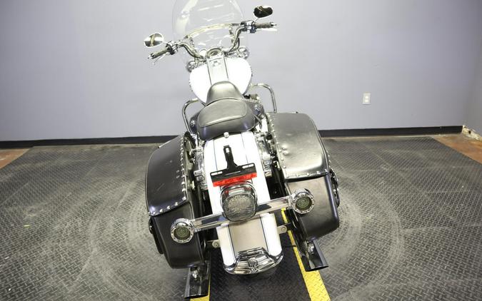 2009 Harley-Davidson Road King Classic White Gold Pearl & Pewter Pearl