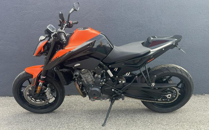 2022 KTM DUKE 890 R