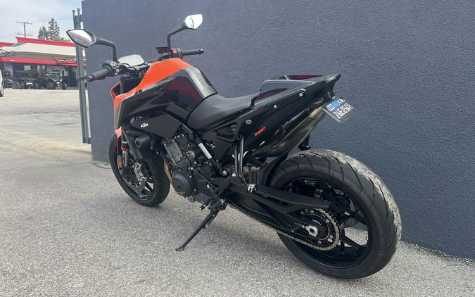 2022 KTM DUKE 890 R