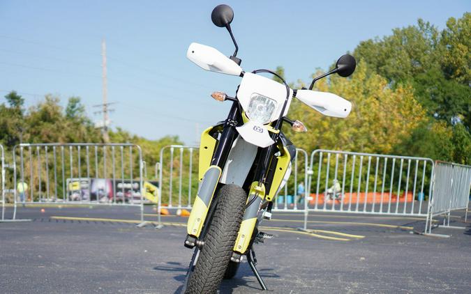 2021 Husqvarna Supermoto 701