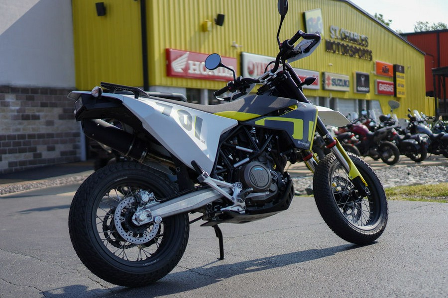 2021 Husqvarna Supermoto 701