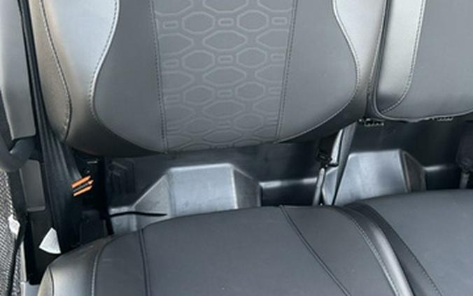 2025 Can-Am Defender MAX Lone Star HD10