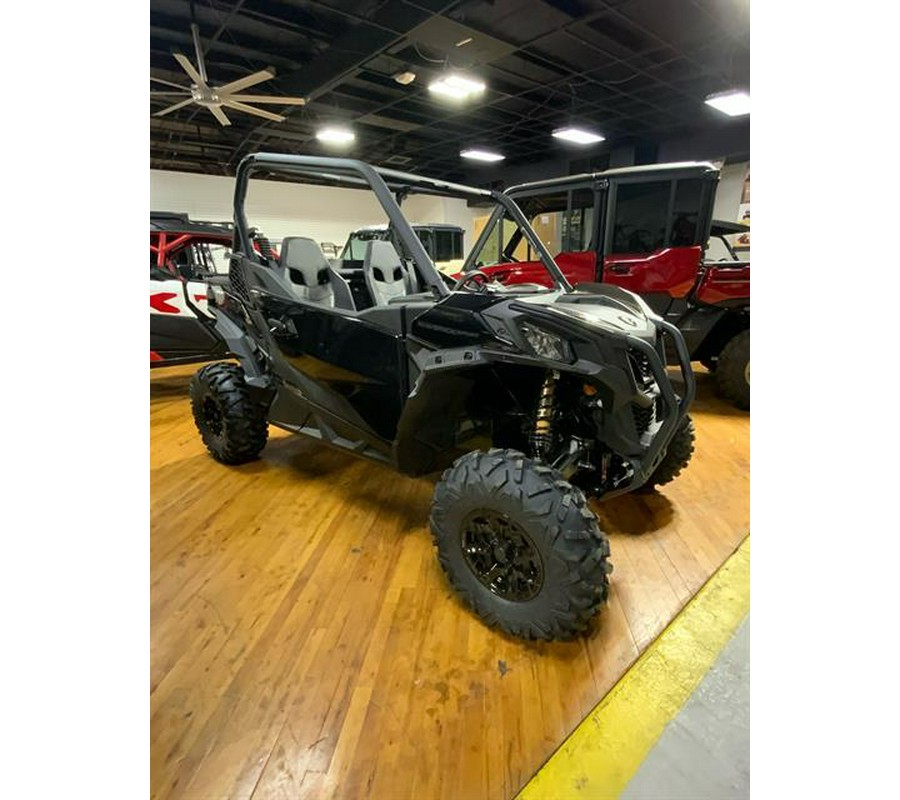 2025 Can-Am Maverick Sport DPS