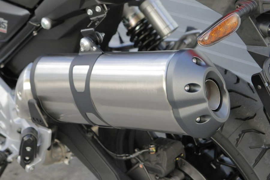 2025 Moto Guzzi V85 Strada