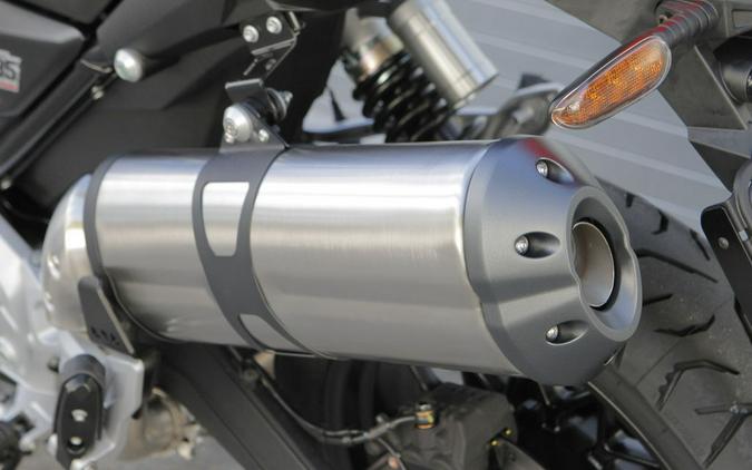 2025 Moto Guzzi V85 Strada