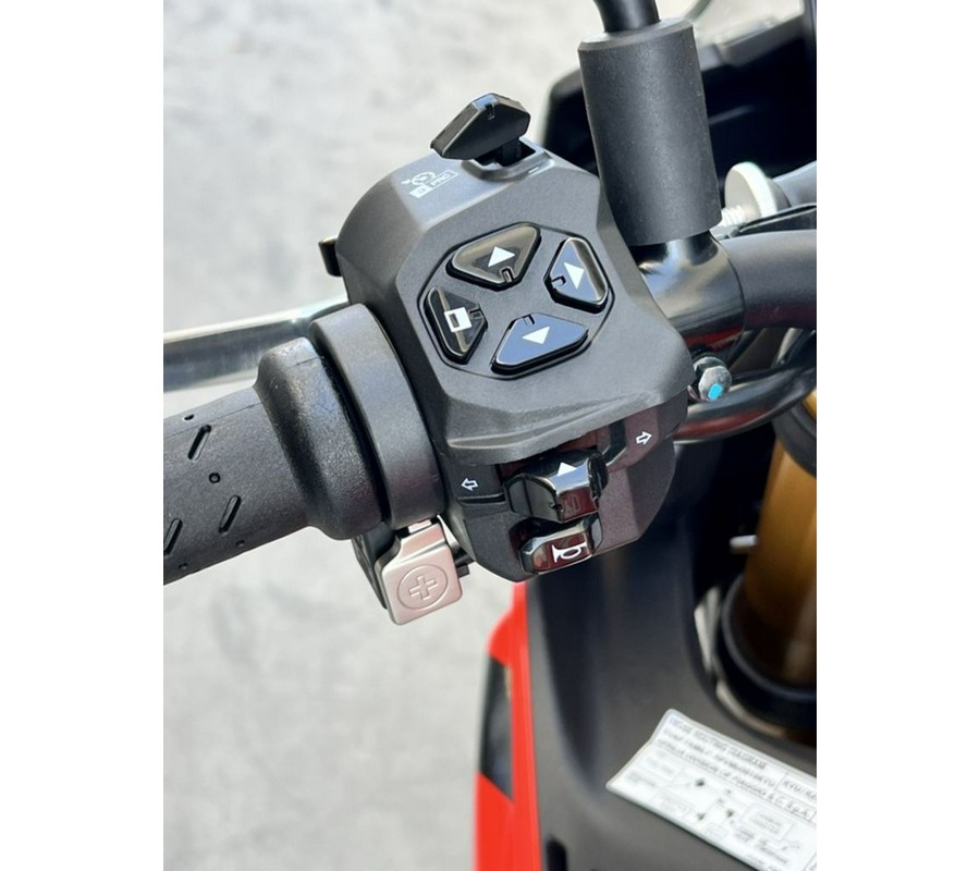 2024 Aprilia® Tuono V4 Factory 1100