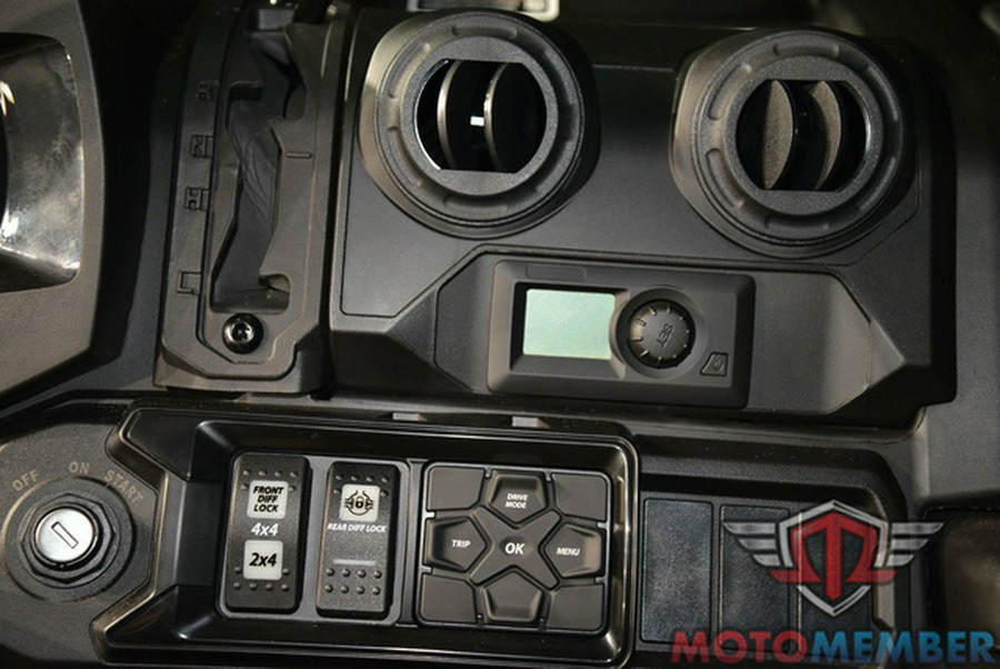 2025 Can-Am Defender MAX Lone Star Cab HD10