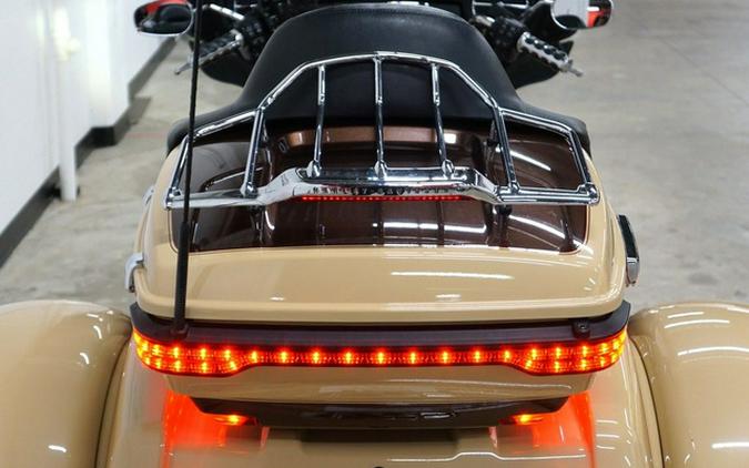 2014 Harley-Davidson Trike FLHTCUTG - Tri Glide Ultra