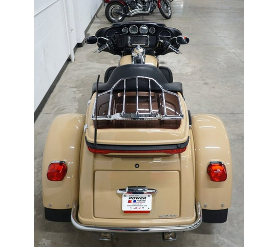 2014 Harley-Davidson Trike FLHTCUTG - Tri Glide Ultra
