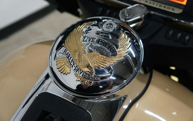 2014 Harley-Davidson Trike FLHTCUTG - Tri Glide Ultra