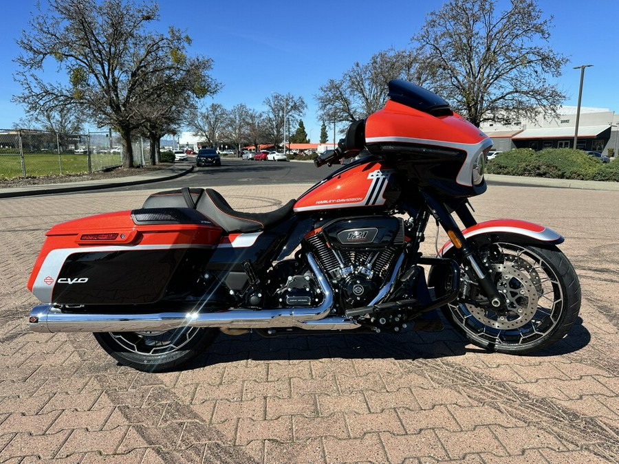 FLHXSE 2024 CVO™ Street Glide®